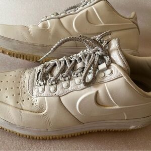 Men Nike Airforce 1 Low Foamposite in White w Cream color sole